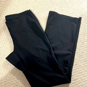Uniqlo AIRISM flare yoga pants